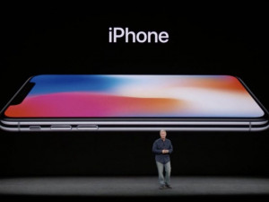 Apple может переименовать iPhone и iOS уже на следующей неделе